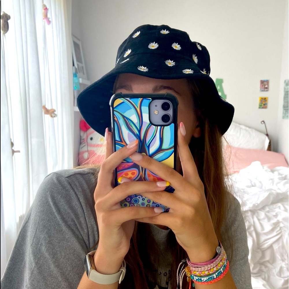 Daisy bucket hat